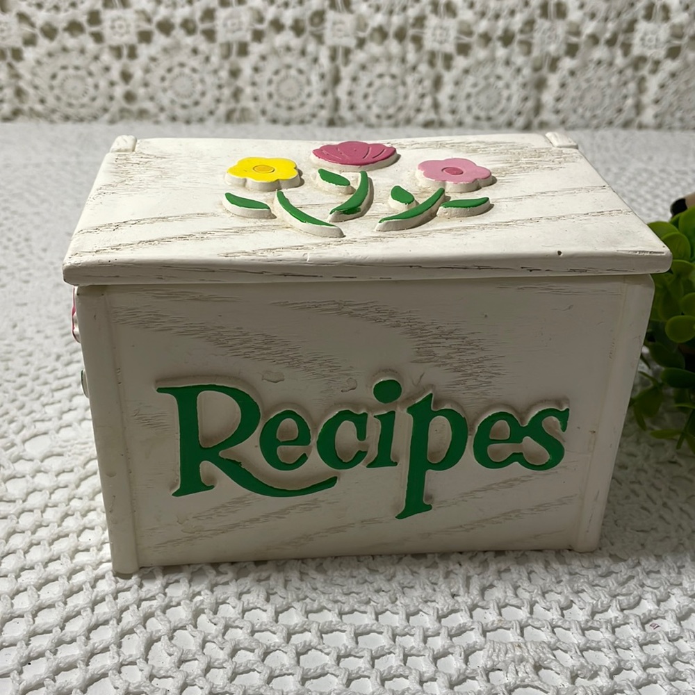 Retro Vintage Recipe card box Spring Flowers